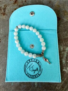 T Jazelle White Beaded Bracelet with Cardinal Sterling Silver Charm